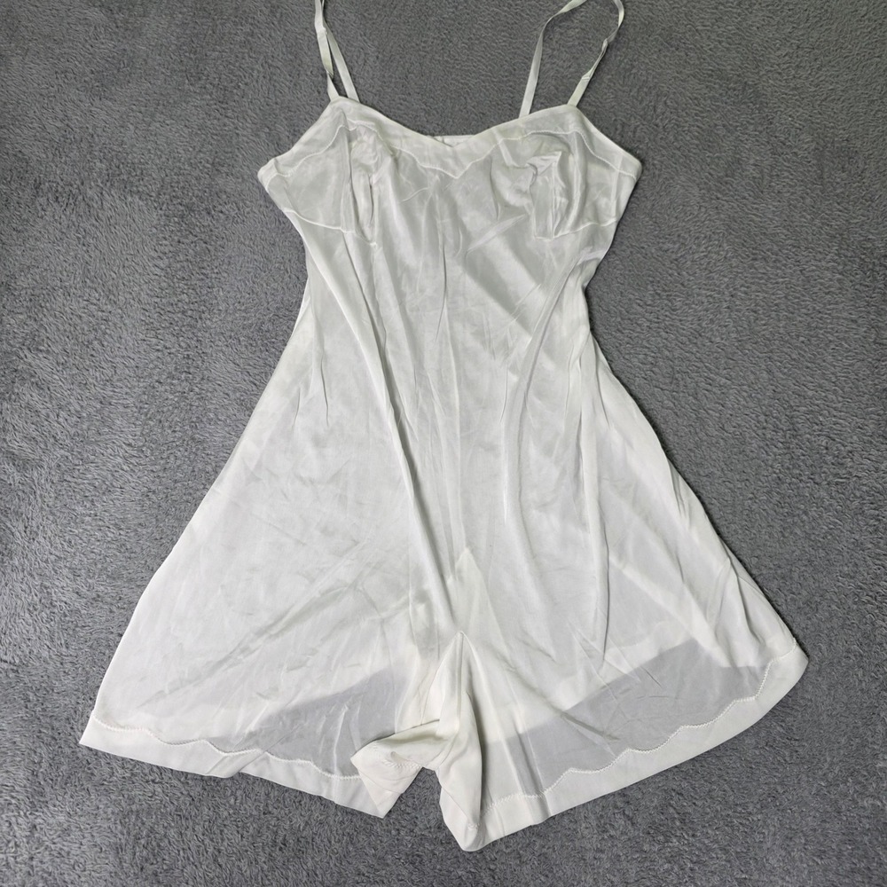 Vanity Fair Womens 36 Teddy Romper White Vintage Pechglo Tricot Scallop Lingerie